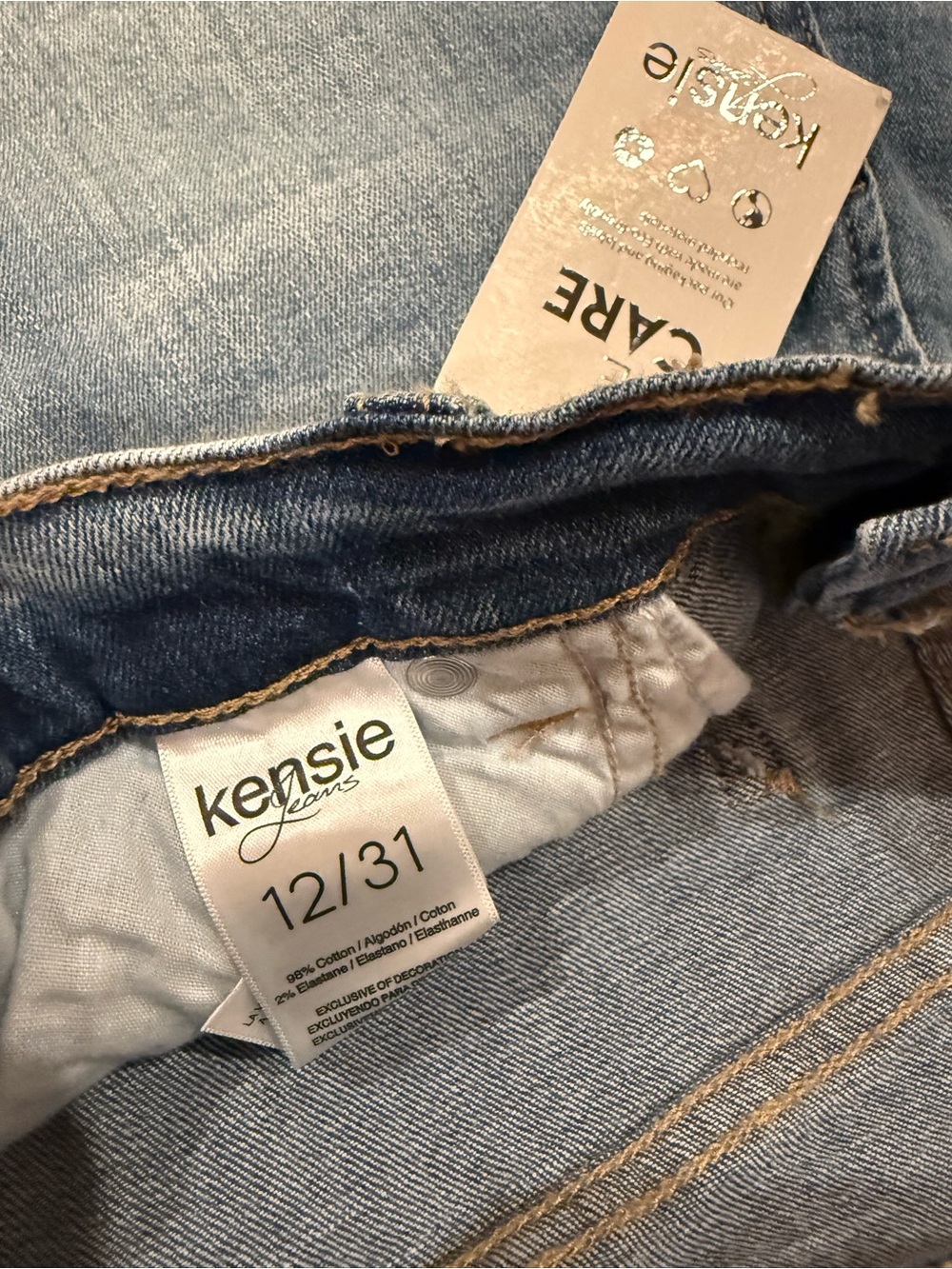 Kensie Light Blue Denim Jean Shorts - Size 12/31 NWT - Picture 4 of 4